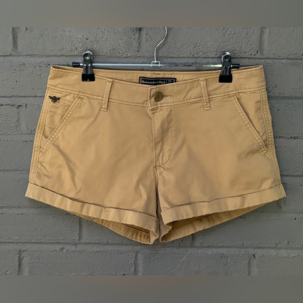 Abercrombie & Fitch tan bumblebee shorts 25